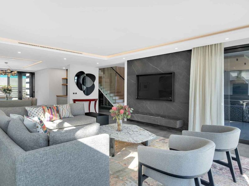 Top of the range finishes, premier address - Photo 3