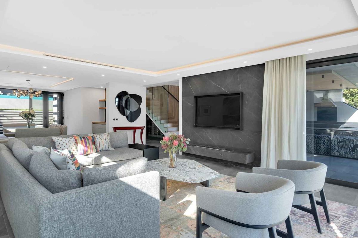 Top of the range finishes, premier address - Photo 3