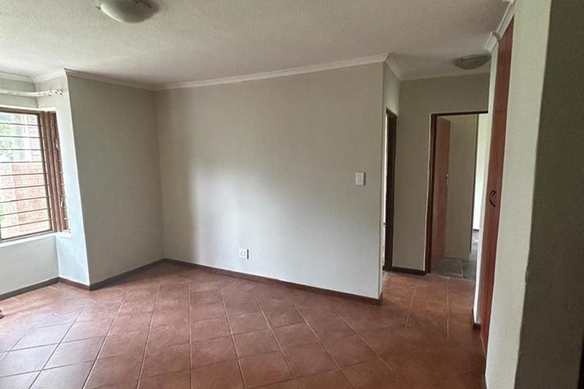 **Charming 2-Bedroom Apartment for Sale in 21 Zambezi Estates** - Photo 4