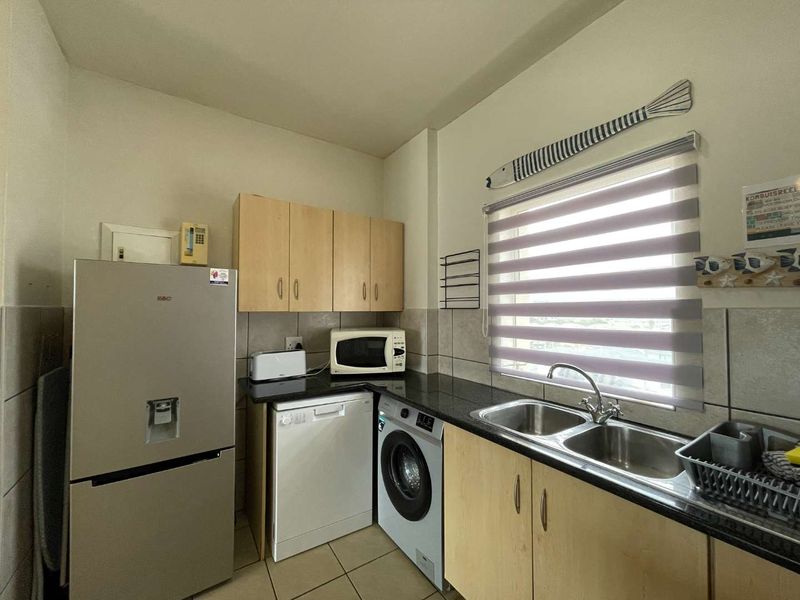Smart Investment at La Palma Villas - 3 Bedroom Apartment with Breaker Views - Photo 10
