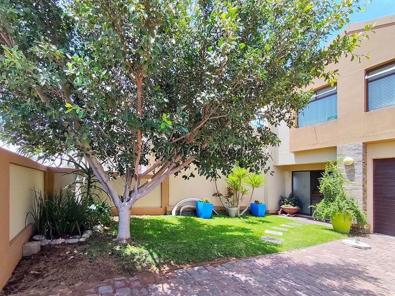 Dolphin Beach, Walvis Bay:  Very neat 3 Bedr Townhouse is for Sale - Photo 4