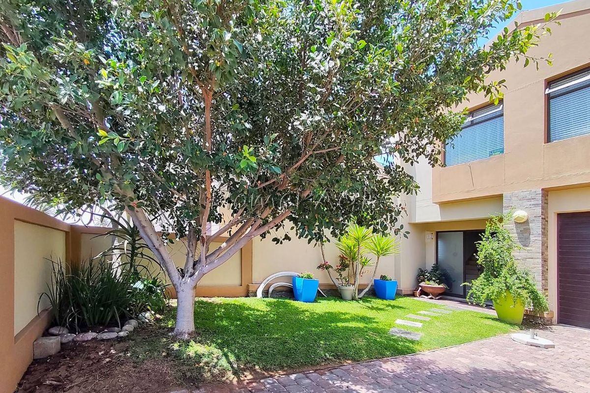 Dolphin Beach, Walvis Bay:  Very neat 3 Bedr Townhouse is for Sale - Photo 4