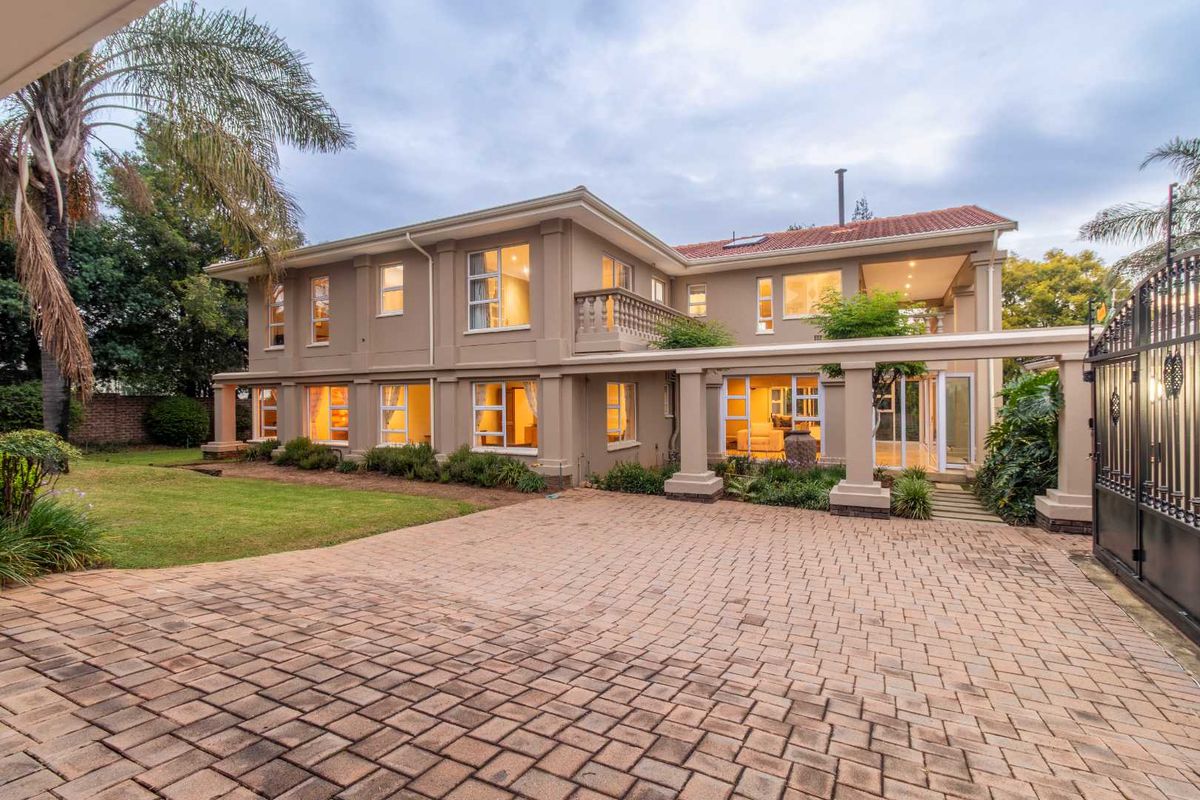 Spectacular 5 Bed, 5 Bath House in Sought after area in Sandon - Photo 3