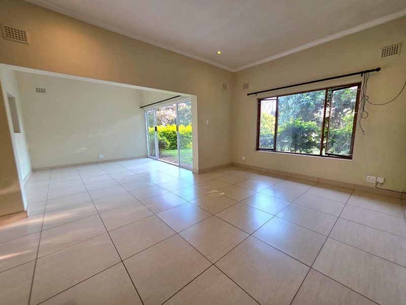 Affordable 2 Bedroom Townhouse for Sale in Everwood Estate, Waterfall – Pet-Friendly with Garden & Garage - Photo 3