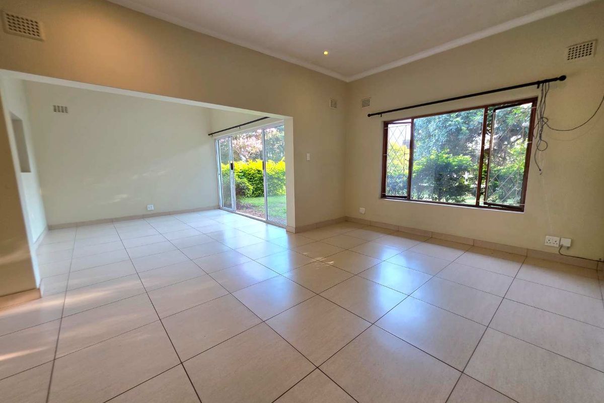 Affordable 2 Bedroom Townhouse for Sale in Everwood Estate, Waterfall – Pet-Friendly with Garden & Garage - Photo 3