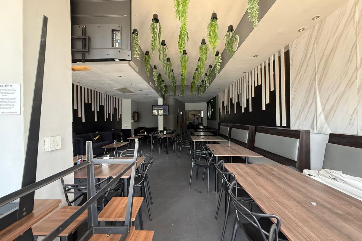 Prime Restaurant Space Available in Vibrant Greenside - Photo 3