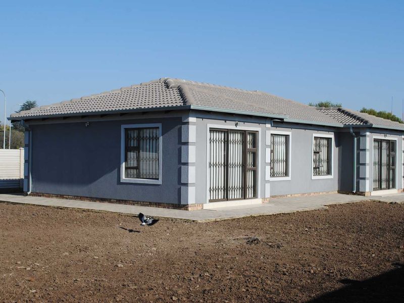Tuscan Home Newly build modern contemporary look - Photo 3