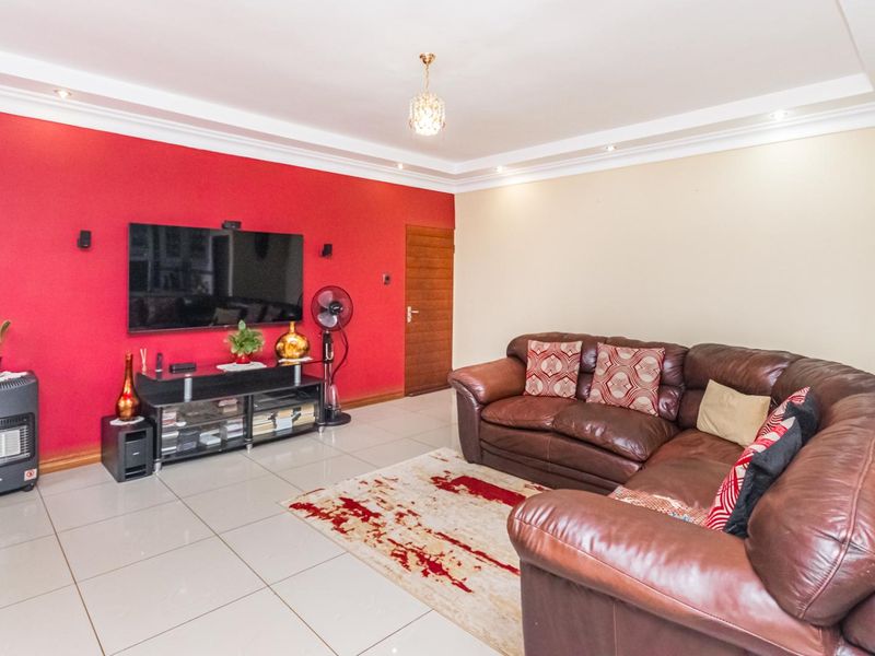 Your contemporary haven awaits - Photo 9