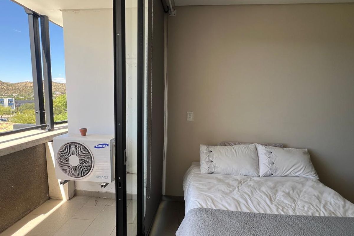 Bachelor's Unit for sale in Klein Windhoek - Photo 2