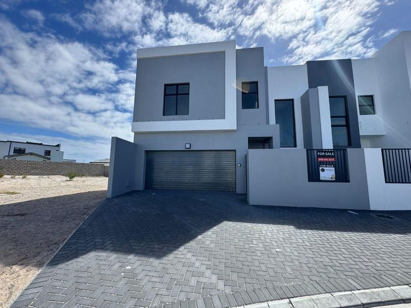 Stylish 4-Bedroom Family Home with Modern Finishes in Sandown, Cape Town - Photo 1