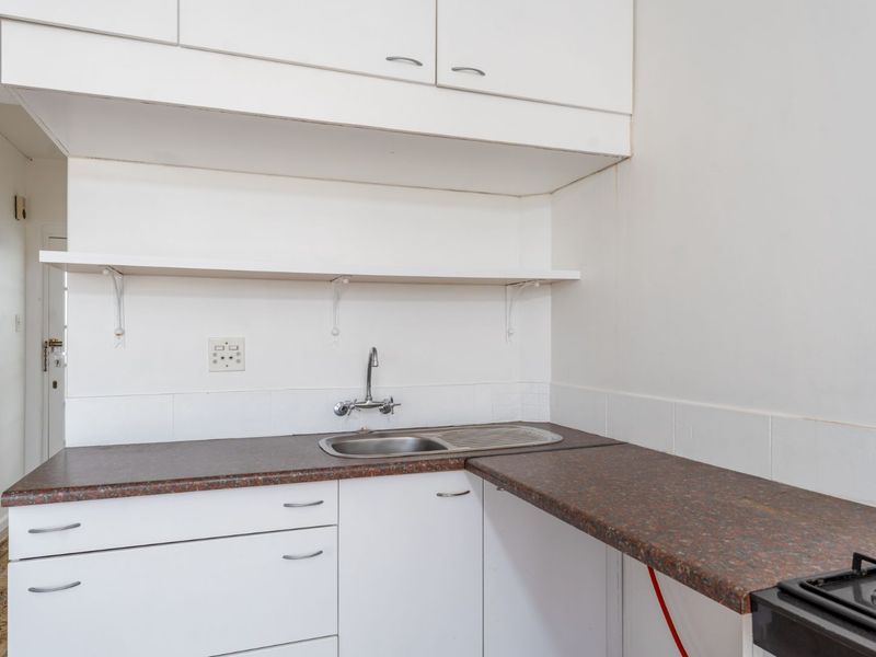 1 Bedroom Apartment with Mountain View - Photo 10