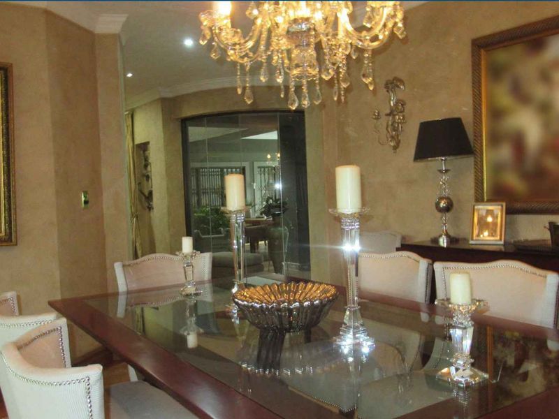 Experience opulence lifestyle in this Home overlooking a Golf Course in Ruimsig! - Photo 6