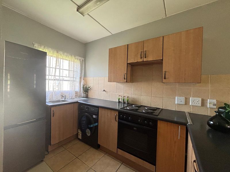 2 Bedroom Unit for sale in Germiston - Photo 8