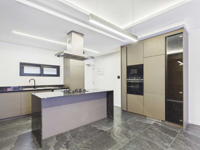 Modern Living In The Heart Of Fourways - Photo 2