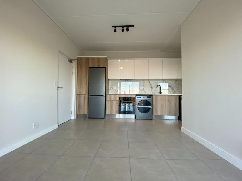 1 Bedroom Apartment in Sandown - Photo 6