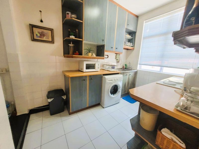 Spacious 2 Bedroom apartment close to schools and shops - Photo 7