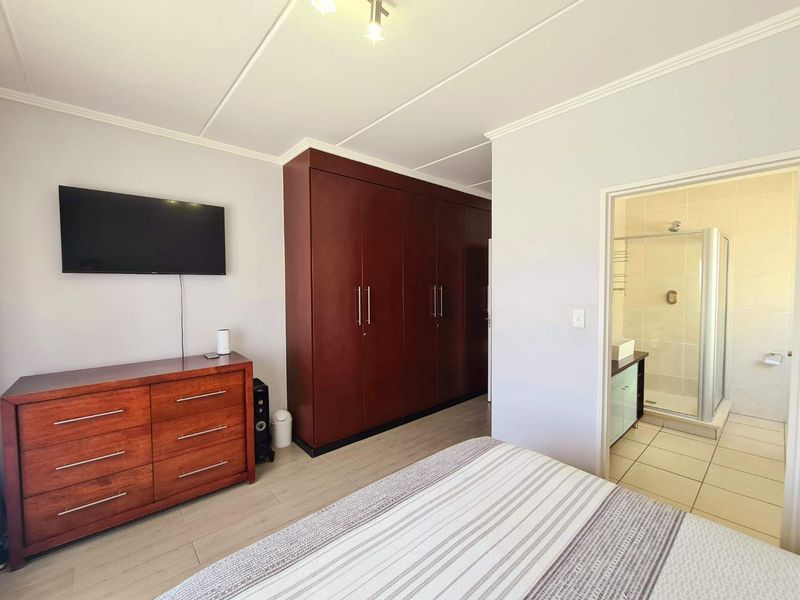 3 bed 3 bath Loft apartment in the Meridian - Photo 9