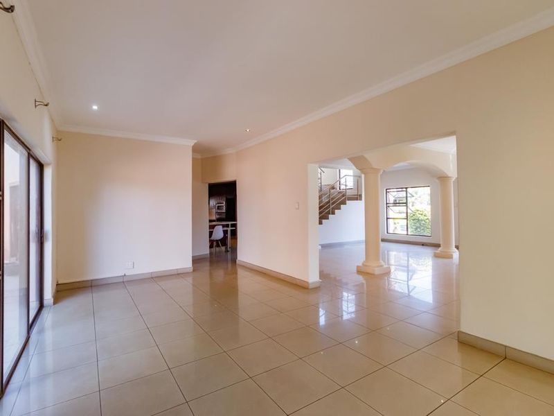 5 Bedroom Family Home to Rent in Valley View Estate, Centurion - Photo 3