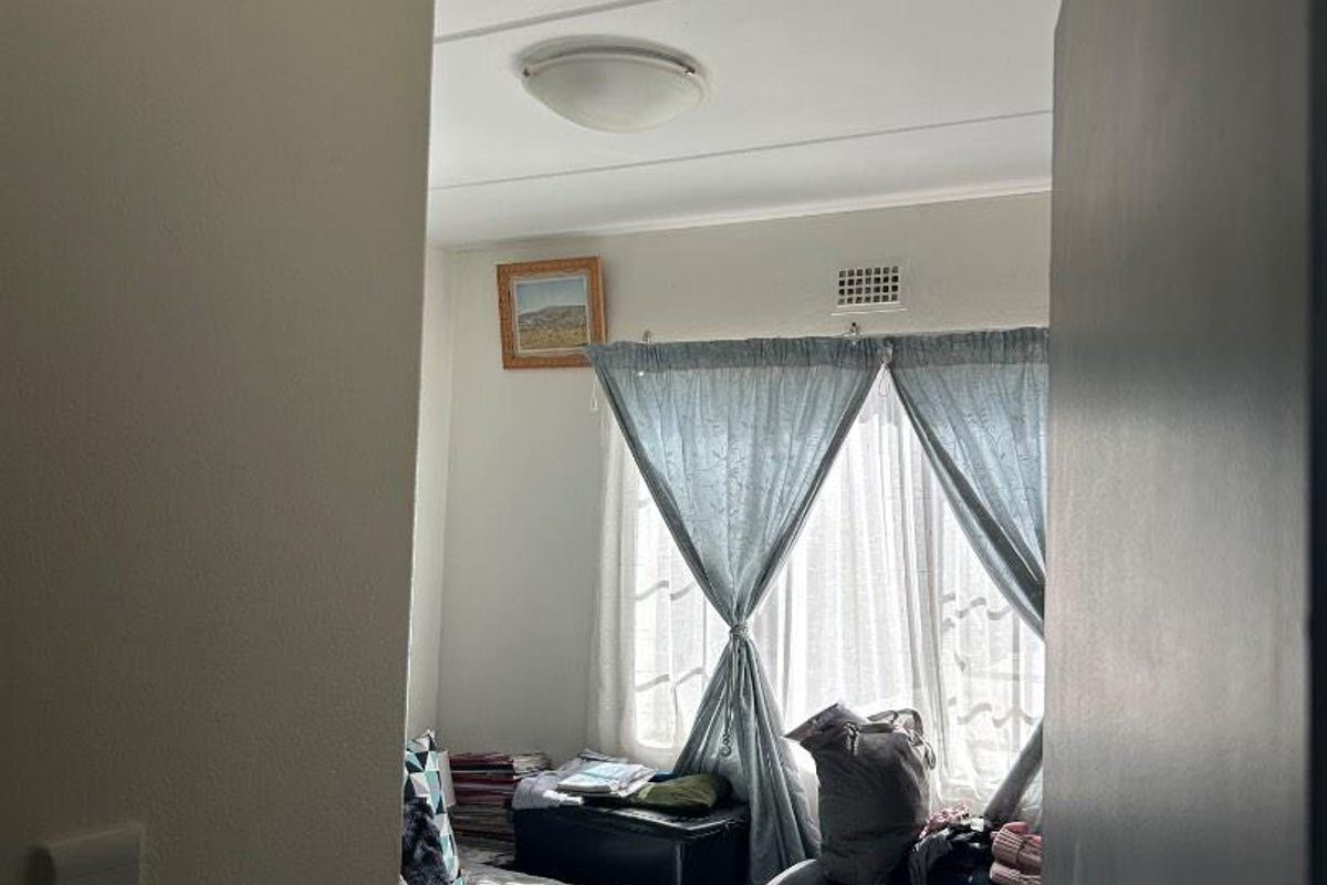 2 Bedroom Apartment in Lotus gardens - Photo 5