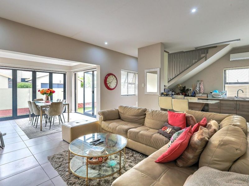 Sleek Modernity Meets Effortless Living - Photo 5