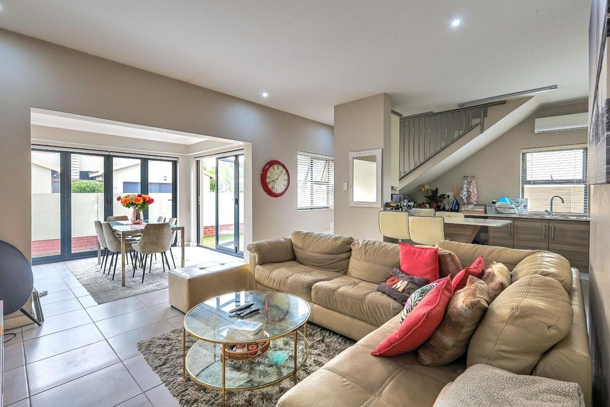 Sleek Modernity Meets Effortless Living - Photo 5