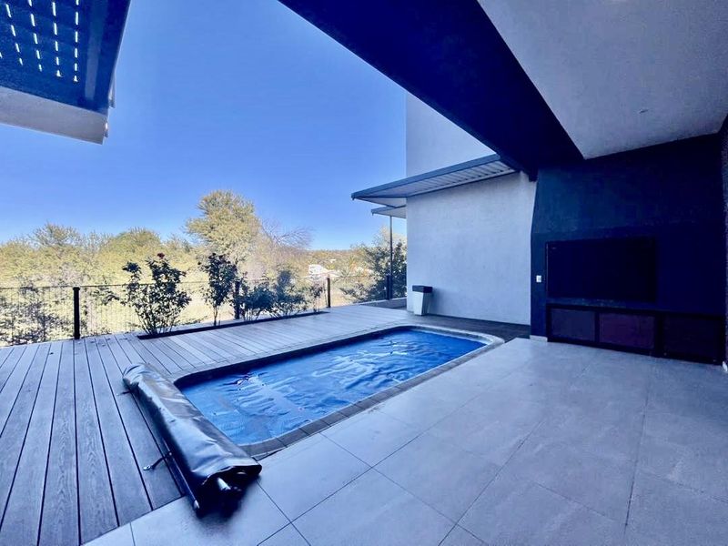 An Exclusive Address for the Discerning Tenant - Photo 3