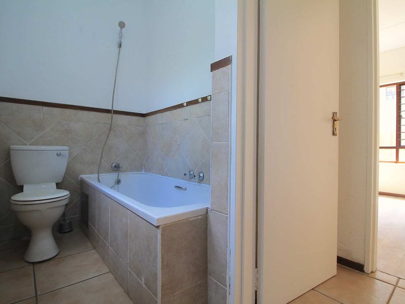 Beautiful Ground-Floor Garden Apartment in Sibaya Sands, Lonehill - Photo 10