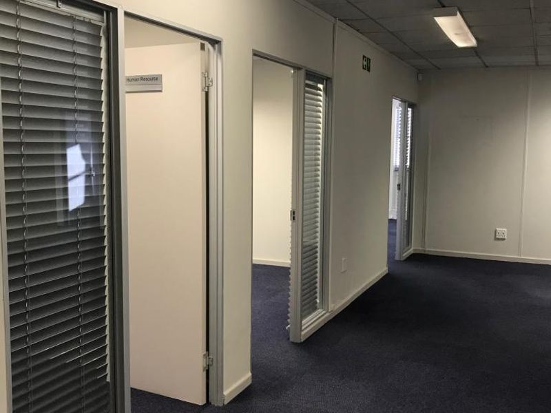 Strategic Office Location Near Howard Centre - Photo 7