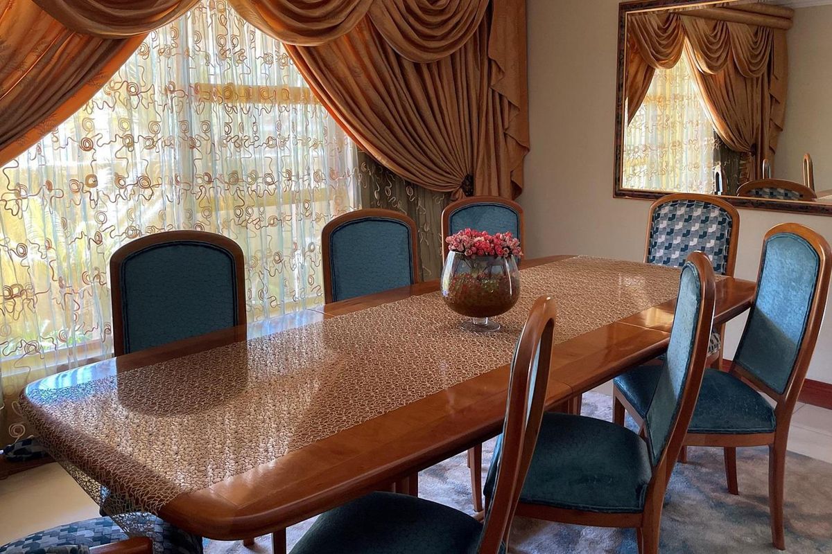 6 BEDROOM HOUSE IN A SECURE ESTATE - Photo 3