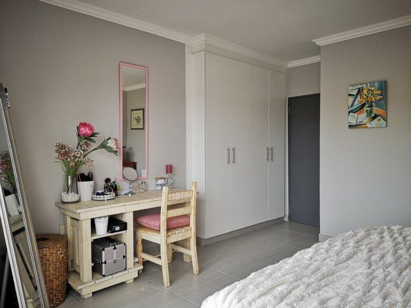 Versatile Opportunity: 6 Bedroom Holiday Home | Permanent Residence | Investment | Dual Living - Photo 10