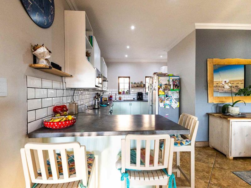 Spacious Family Living with Exceptional Indoor-Outdoor Flow in The Wilds Estate - Photo 6