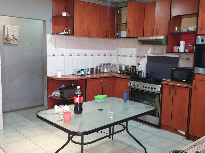 Price Reduce: Family Home in Prime Location - Photo 2