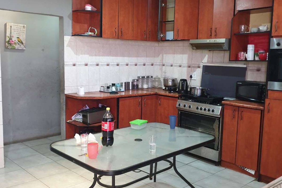 Price Reduce: Family Home in Prime Location - Photo 2