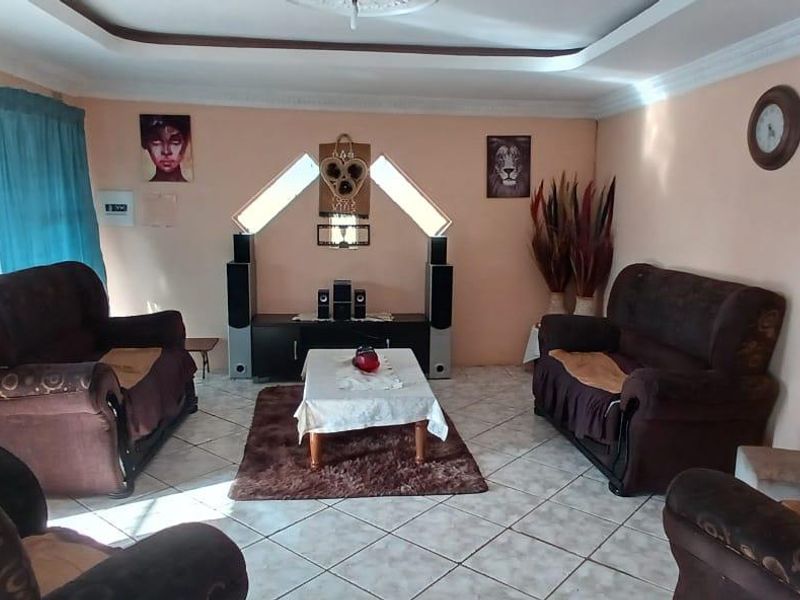 Soshanguve Delight: 3 Beds & Extra Rooms for Your Needs - Photo 5
