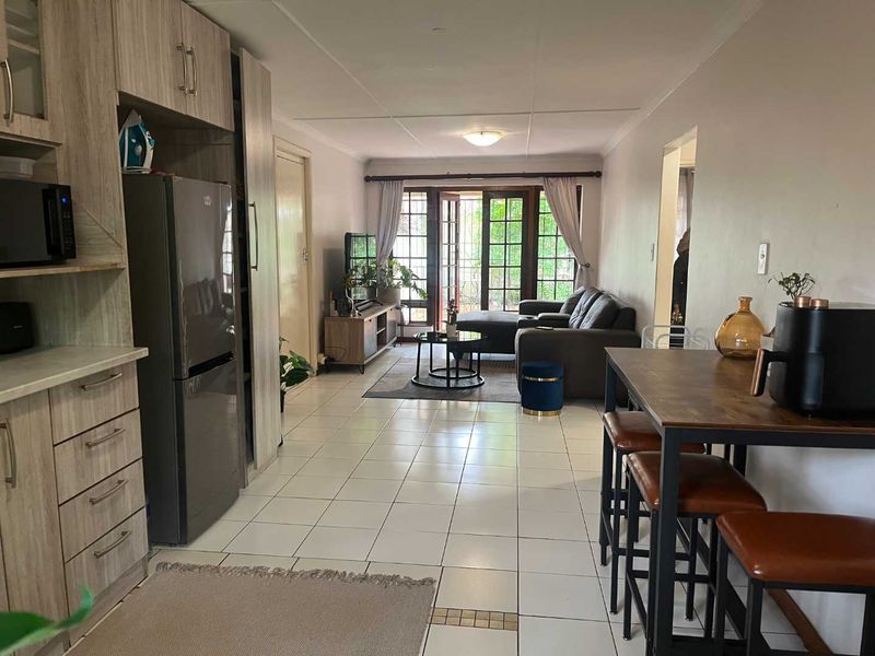 Stunning 2 Bedroom Apartment for Sale at Glenwood - Photo 2
