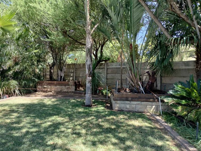 Family Home in Prime Location with limitess opportunties to expand and earn income - Photo 8