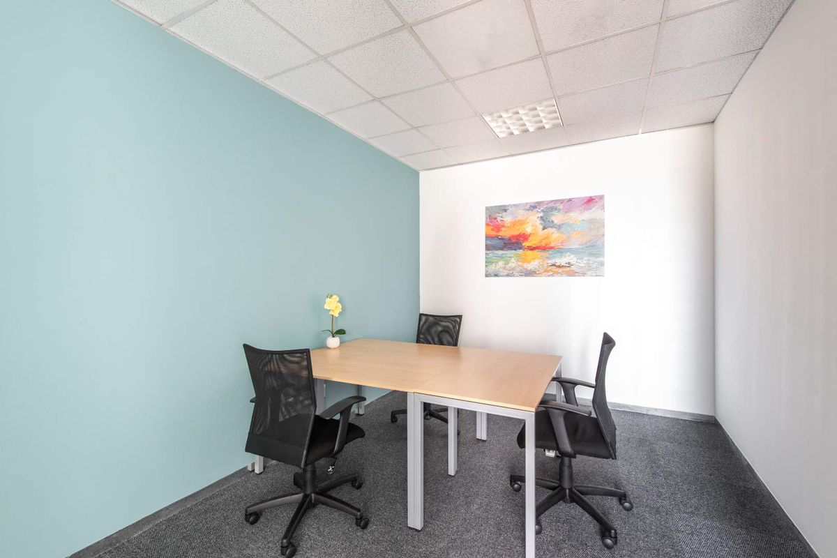 Unlimited office access in Regus Bryanston. - Photo 3