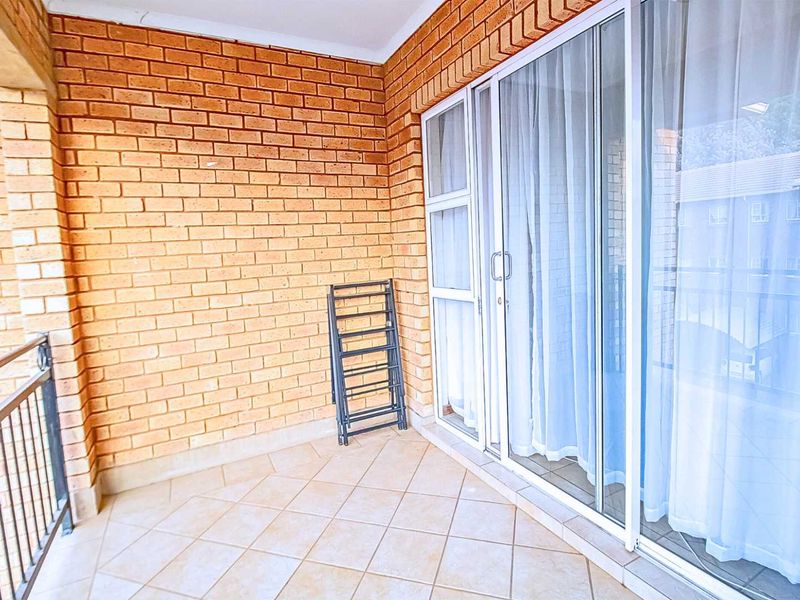 Charming Top-Floor Unit in Kingfisher: A Must-See! - Photo 10