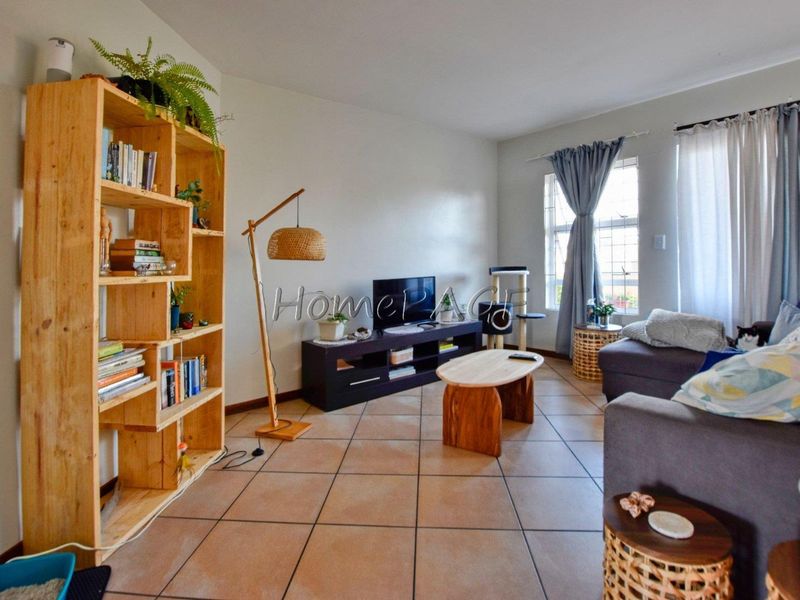 Central, Swakopmund:  1st Floor 2 Bedr Apartment is for Sale - Photo 8