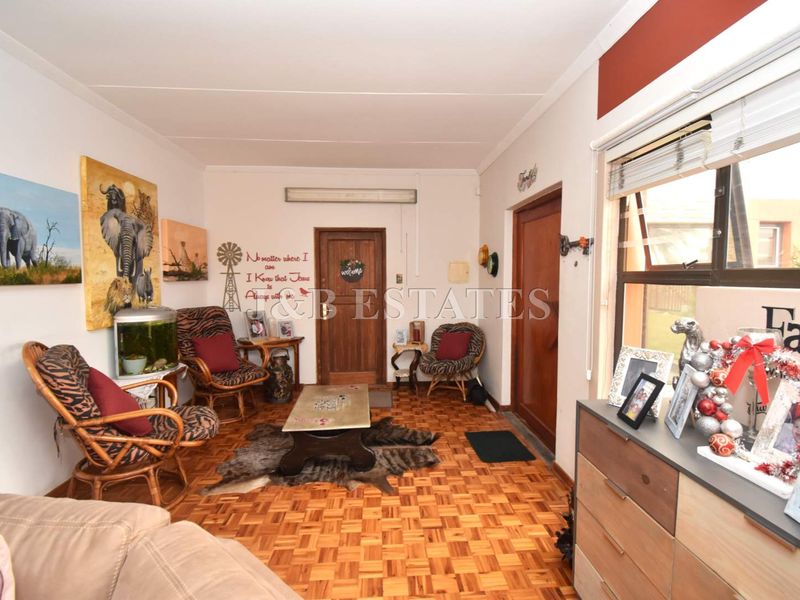 3-Bedroom House With Beautiful Lapa In Prime Area - Photo 3