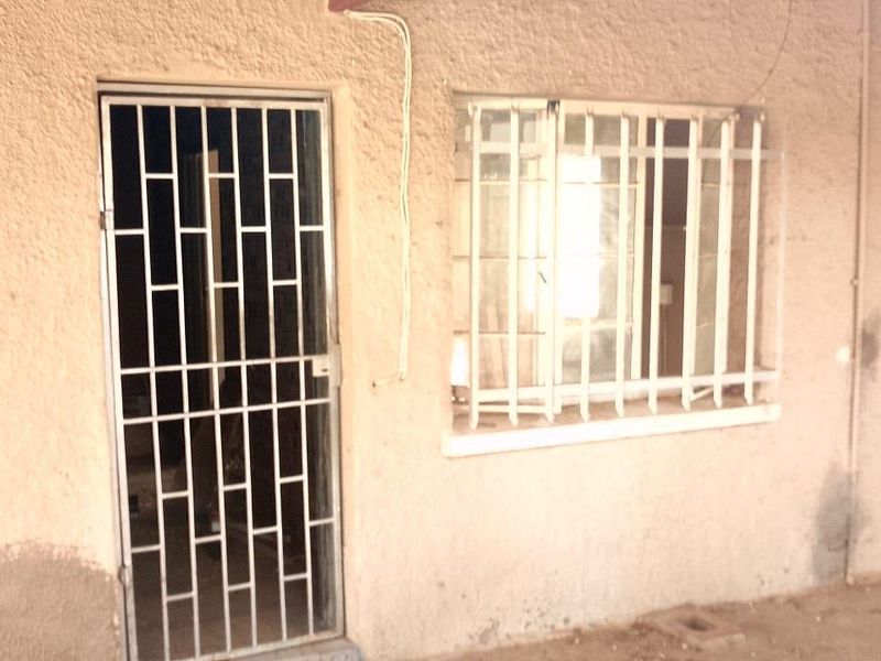 UNIQUE HOUSE.WITH POTENTIAL EXTRA INCOME. - Photo 9