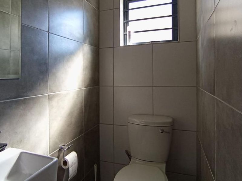 3 Bedroom House for Sale in Lotus Gardens - Photo 8