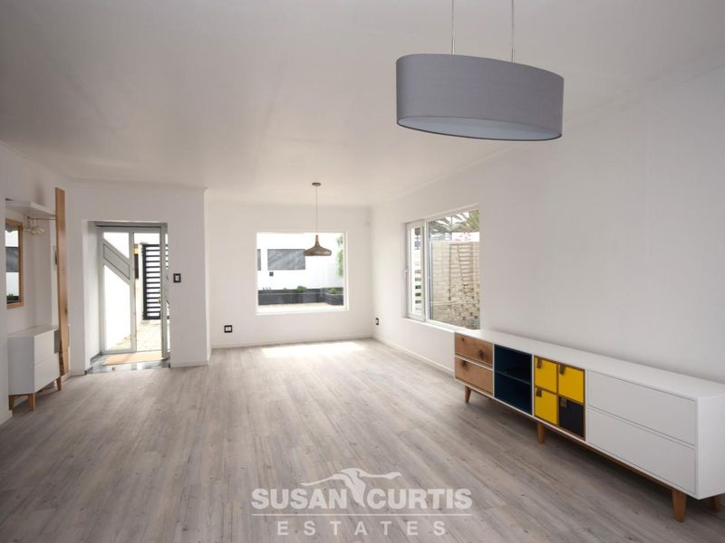 3 BEDROOM HOUSE WITH SPACIOUS FLAT IN VINETA IS FOR SALE - Photo 2