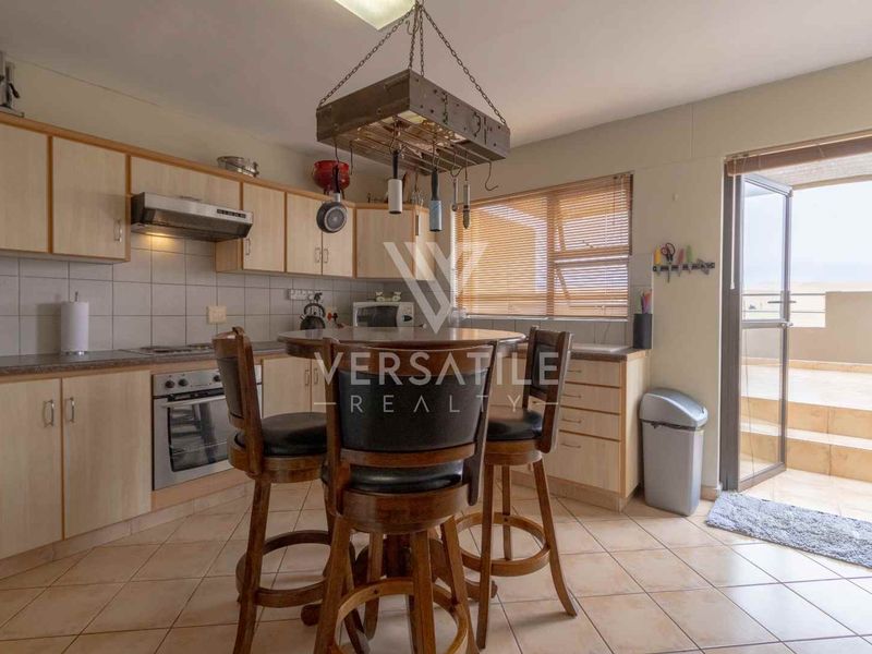 Townhouse for Sale in Long Beach. - Photo 10