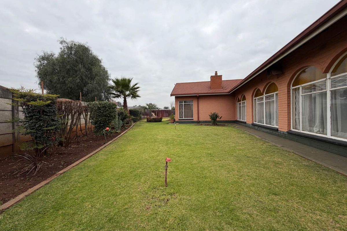 Some homes don't need to shout to be noticed—they simply welcome you in. - Photo 2