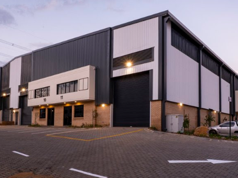 785m2 Samrand Warehouse To Let - Photo 2