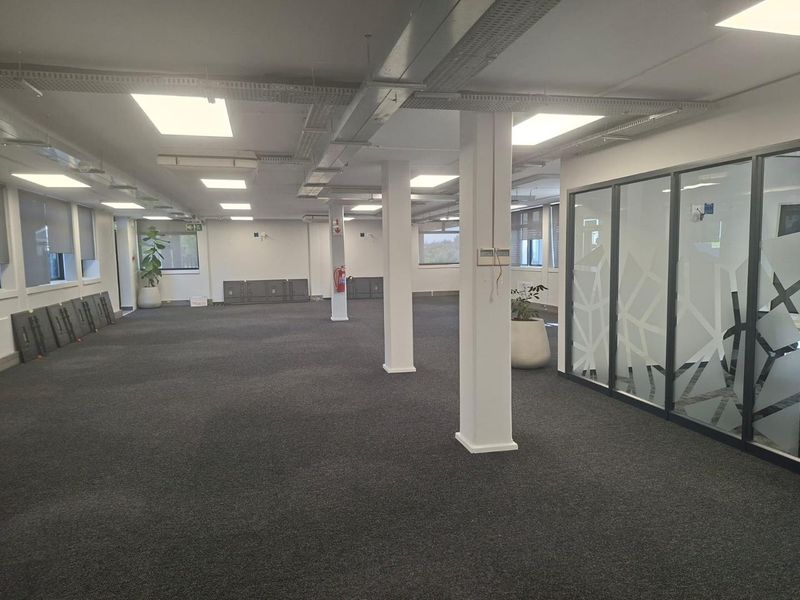 Premium 685m2 Office Space in Essex Gardens, Westville - Photo 3
