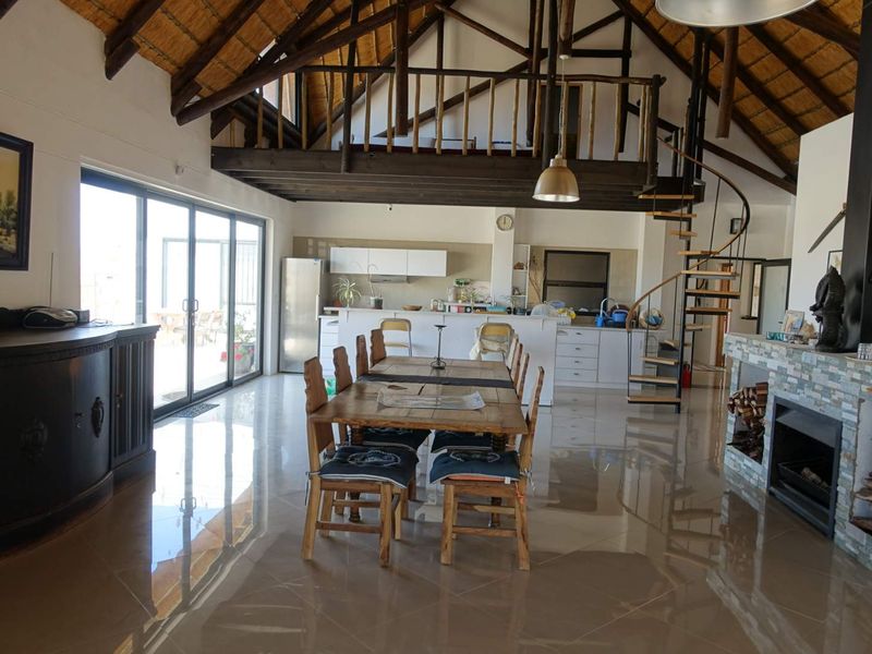 REDUCED!!! Lovely light & spacious thatch house on 10 ha plot with amazing views - Photo 7