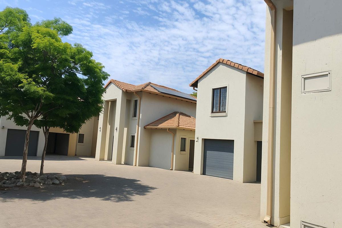 Stunning 5 Bedroom Residence in Exclusive Complex - Photo 2