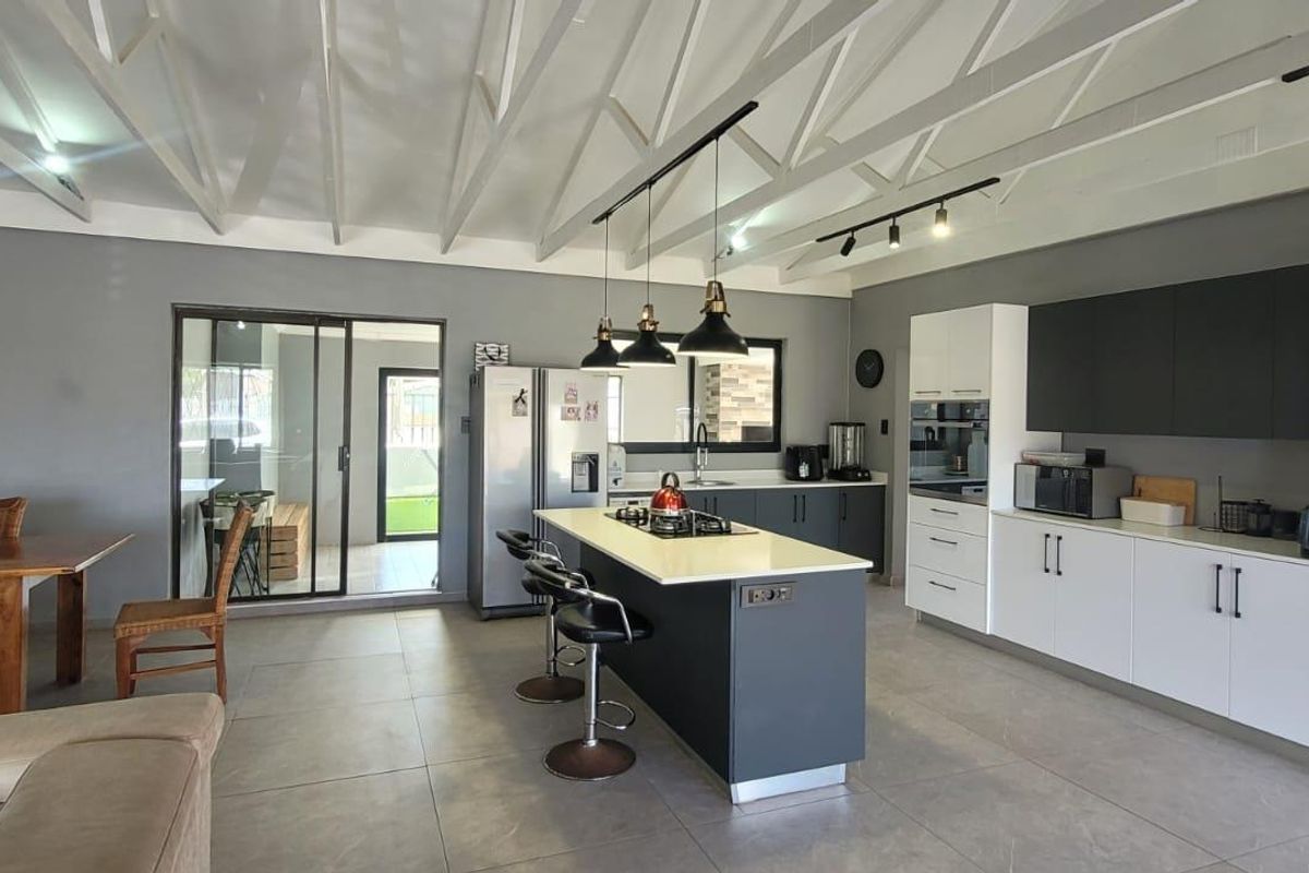 3 Bedroom House For Sale Levallia George - Photo 3